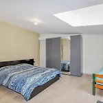 3 Bedroom Stunning In Saint-genis-des-fontai 度假居 *