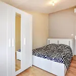 度假居 3 Bedroom Stunning In Saint-genis-des-fontai Saint-Génis