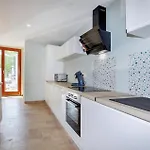 3 Bedroom Stunning In Saint-genis-des-fontai