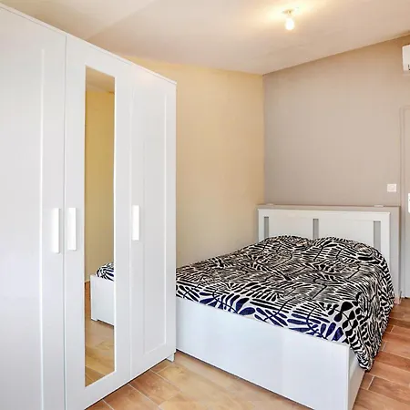 Casa vacanze 3 Bedroom In Saint-Génis