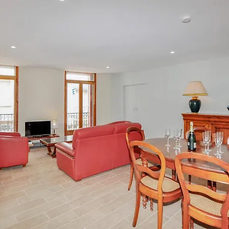 Casa vacanze Splendida Casa Con 3 Da Letto A Saint-génis-des-fontai *