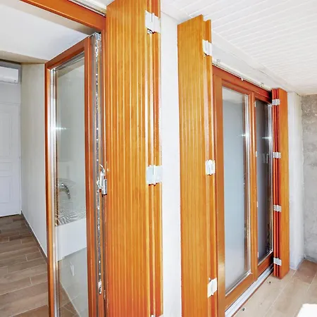 3 Bedroom In Saint-genis-des-fontai Casa vacanze Saint-Génis