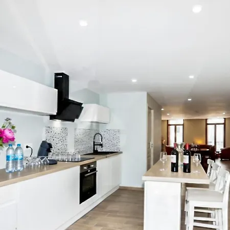 Casa vacanze Splendida Casa Con 3 Da Letto A Saint-génis-des-fontai Saint-Génis