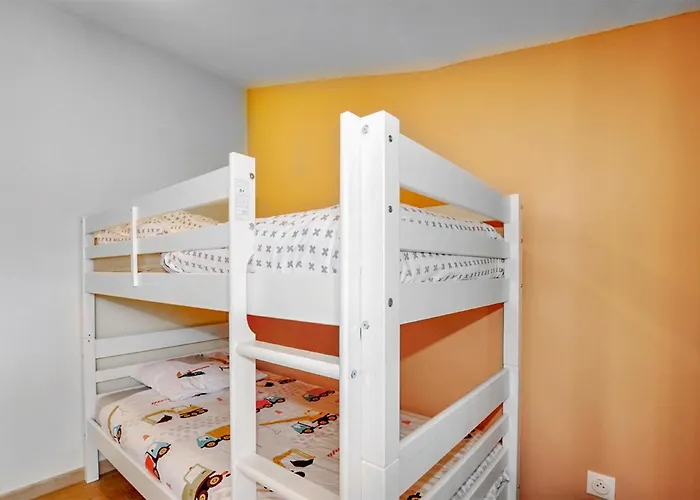 Dom wakacyjny 3 Bedroom In Saint-genis-des-fontai