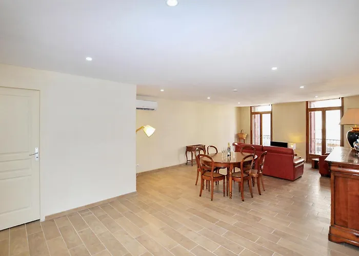 3 Bedroom In Saint-genis-des-fontai Dom wakacyjny Saint-Génis