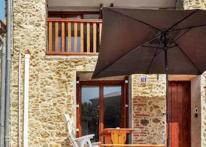3 Bedroom In Saint-genis-des-fontai Dom wakacyjny Saint-Génis