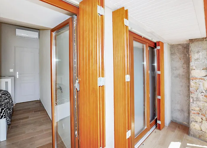 3 Bedroom In Saint-genis-des-fontai Dom wakacyjny Saint-Génis